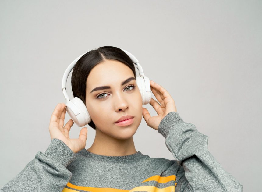 Kendall Jenners headphones: Best Proven Customizable Options
