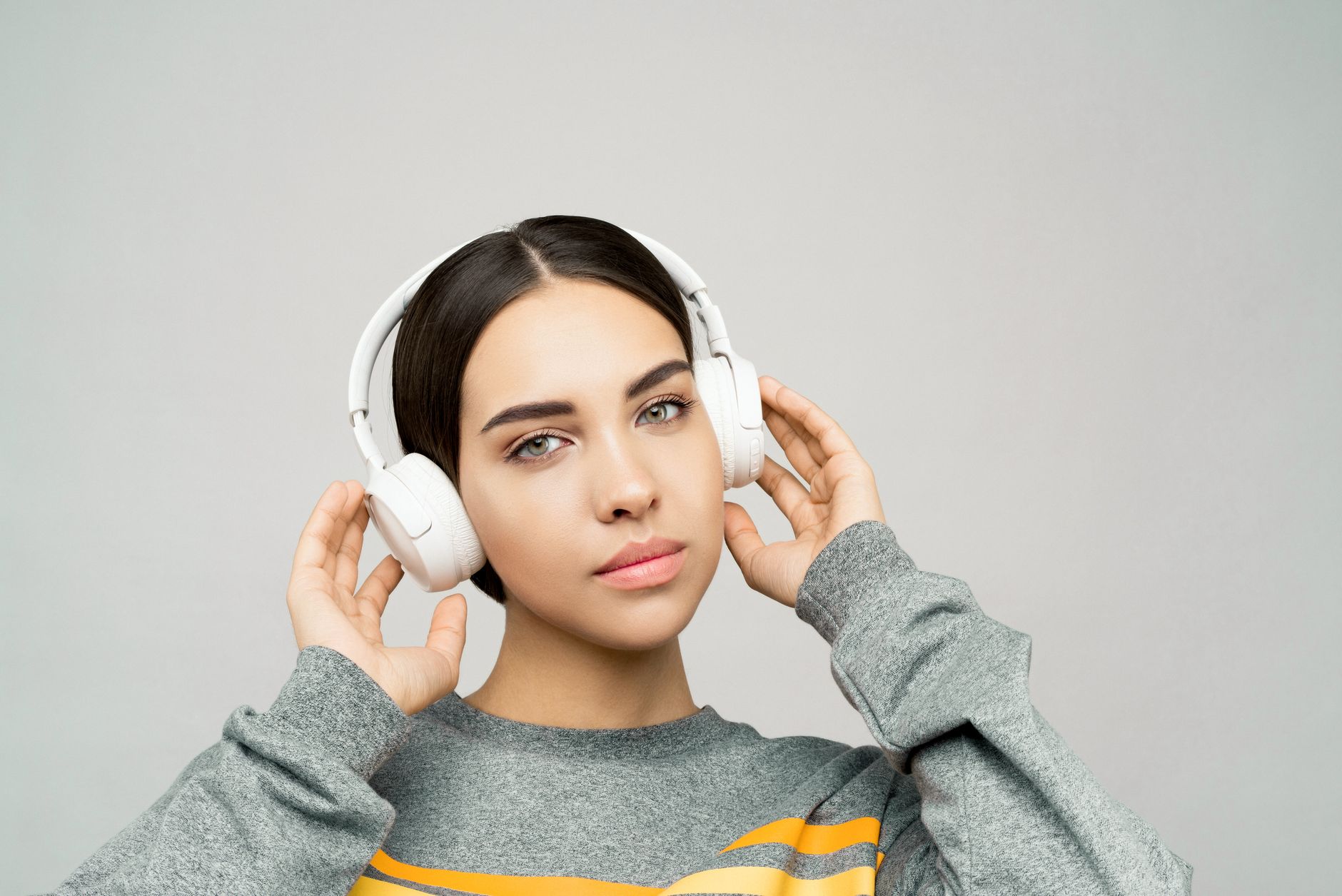Kendall Jenners headphones: Best Proven Customizable Options
