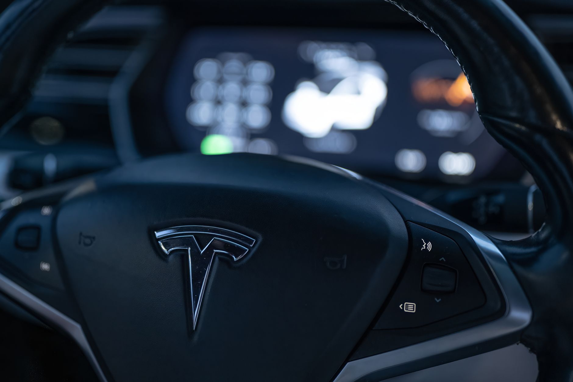 Tesla Experience Centre Noida: The Best Way to Explore